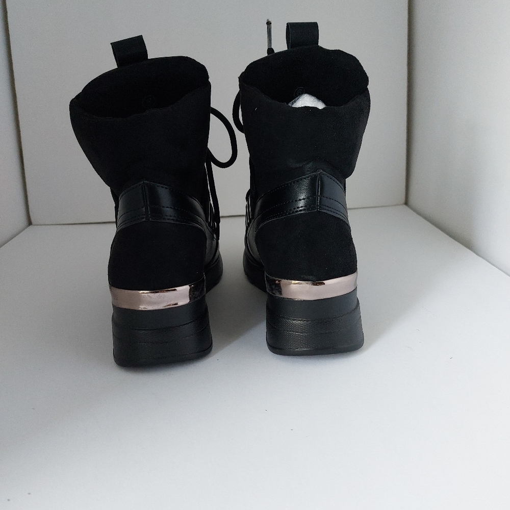 Boots - Picture 4 of 5